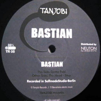 BASTIAN – Center Fold